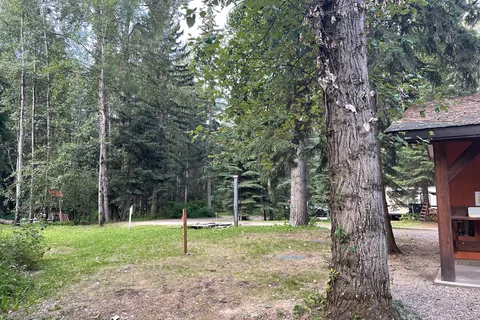 Yellowhead RV Park and Campground