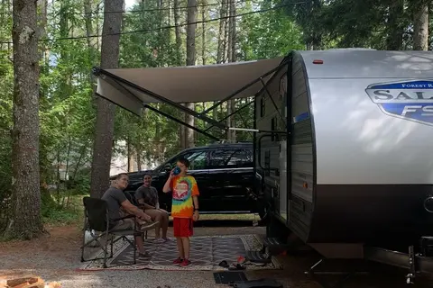 Riverside Pines Campsites and Cabins