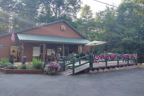 Riverside Pines Campsites and Cabins