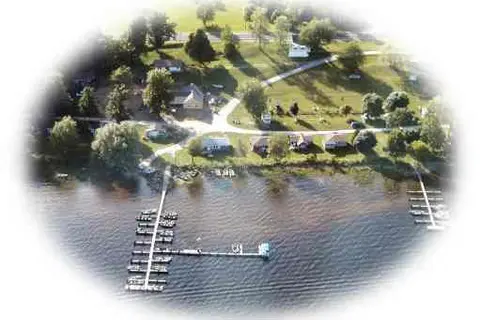 McLear's Cottage Colony and Campground