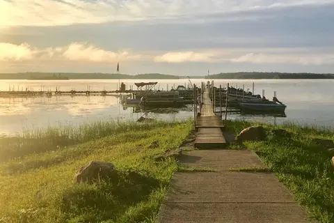 McLear's Cottage Colony and Campground