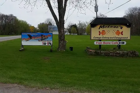 McLear's Cottage Colony and Campground