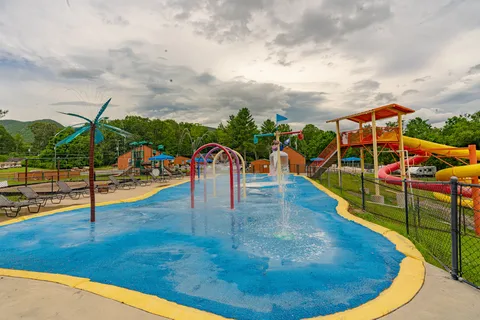 Jellystone Park At Natural Bridge