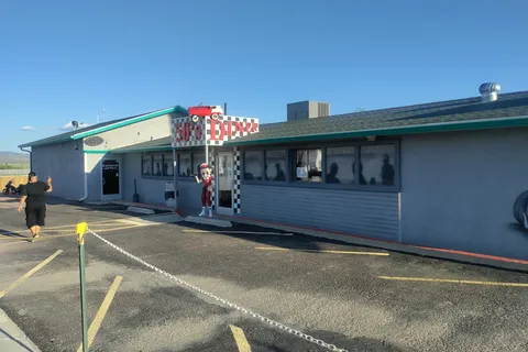 Cordes Junction RV Park and 50s Diner Backseat Bar