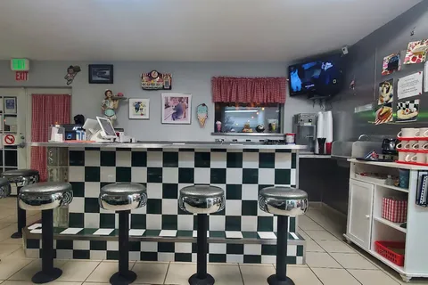 Cordes Junction RV Park and 50s Diner Backseat Bar