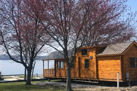 Seneca Lake Resorts 