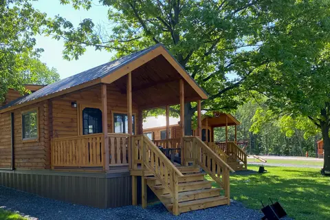 Seneca Lake Resorts 