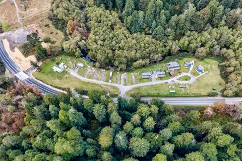 Heart of the Redwoods Cottages & RV