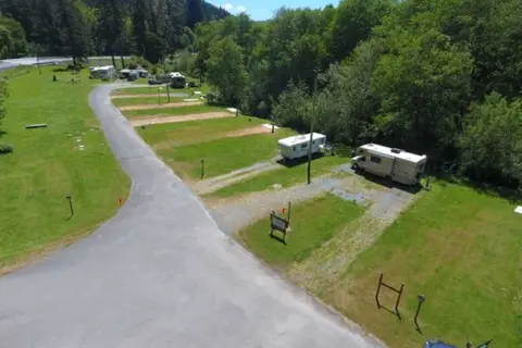 Heart of the Redwoods Cottages & RV