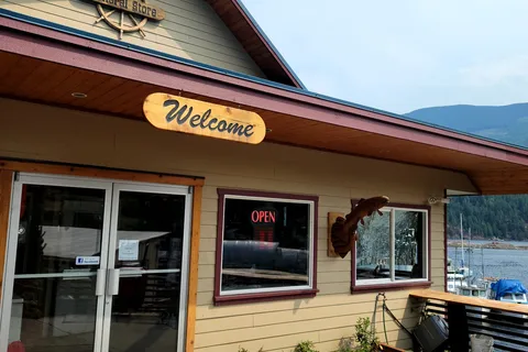 Bathgate General Store Resort and Marina