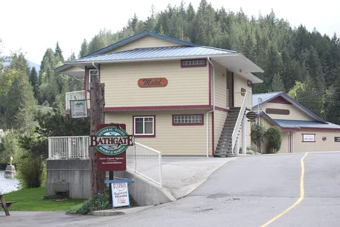 Bathgate General Store Resort and Marina