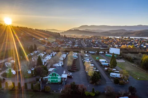 Sutherlin/Umpqua Valley KOA Holiday