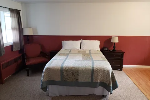 Lake Frances Inn