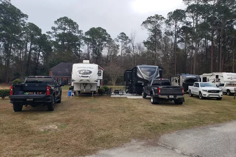 Parkwood RV Park and Cottages