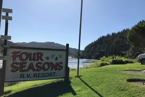 Four Seasons RV Resort - A Gold Beach Oregon RV Park