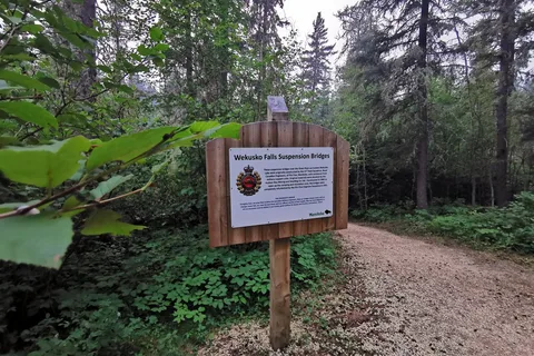 Wekusko Falls Provincial Park