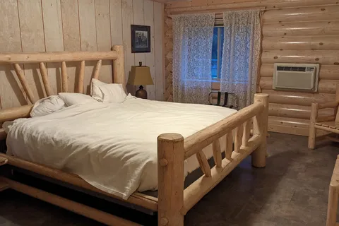 Bonners Ferry Log Inn