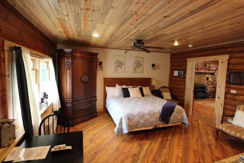 The Historic Wapiti Lodge