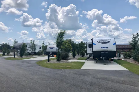 CrossRoads Coach Resort at the ROB