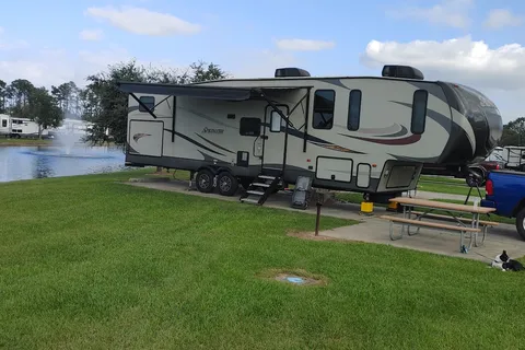 BEYONDER Resort Cajun Moon