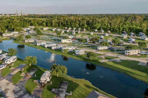 BEYONDER Resort Cajun Moon