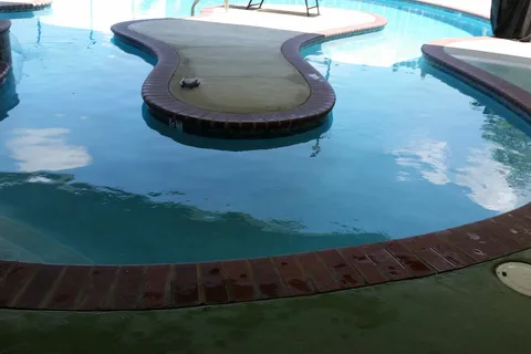 BEYONDER Resort Cajun Moon