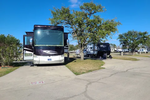 BEYONDER Resort Cajun Moon