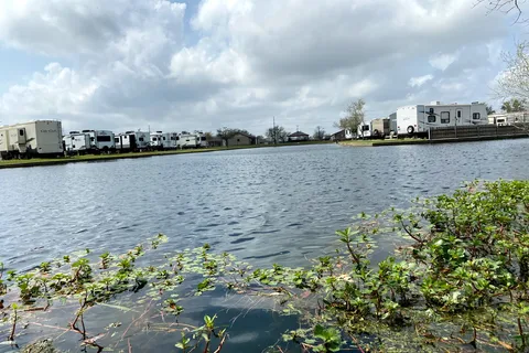 BEYONDER Resort Cajun Moon