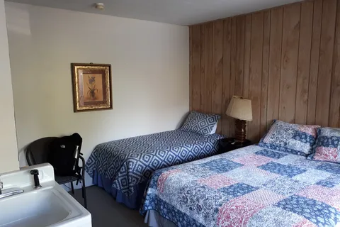 Kreekside Motel Campground and Trailer Court