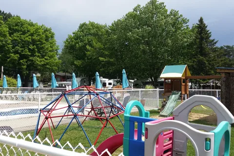 Camping Les Lions D Or