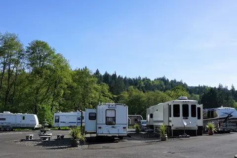 Clatskanie River Inn and RV Park