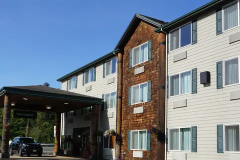 Clatskanie River Inn and RV Park