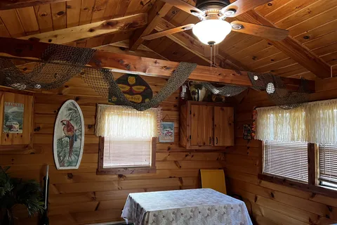 Rustic Knolls Campground