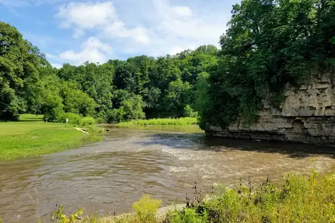 Apple River Canyon State Park