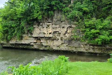 Apple River Canyon State Park
