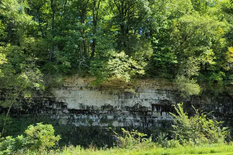 Apple River Canyon State Park
