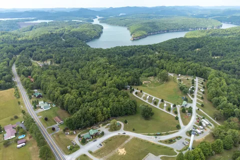 Summerville Lake Retreat & Lighthouse
