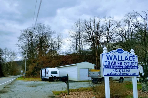 Wallace Trailer Sales and Court