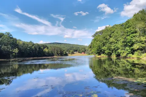 Crazy Acres Campground at Beaver Spring Lake