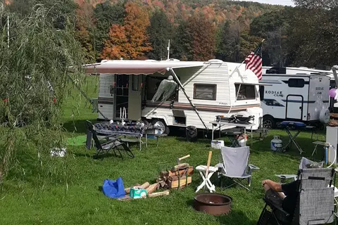 Crazy Acres Campground at Beaver Spring Lake