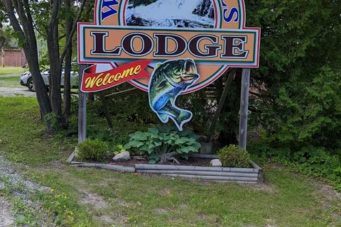 Waterfalls Lodge Inc