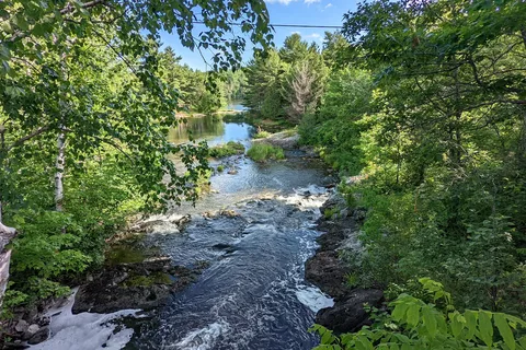Waterfalls Lodge Inc