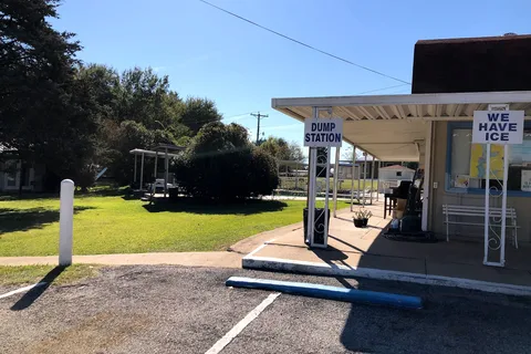 Pine Gardens RV Park at Cedar Creek Lake