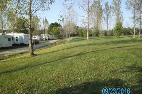 Lamplight Lane RV Resort at Glen Oaks