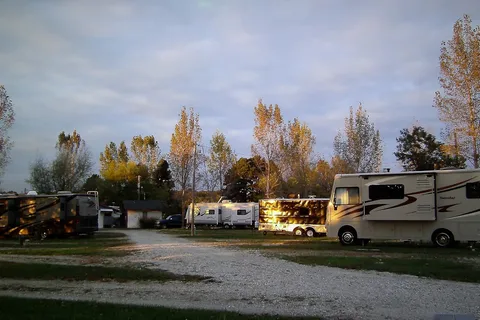 Lamplight Lane RV Resort at Glen Oaks
