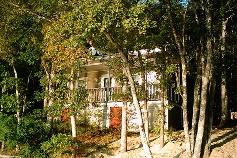 Dunroamin Cottages and Trailer Park