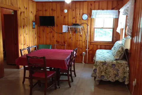 Dunroamin Cottages and Trailer Park