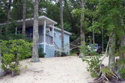Dunroamin Cottages and Trailer Park
