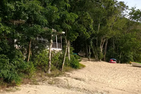 Dunroamin Cottages and Trailer Park