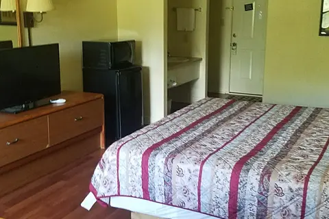 Whispering Creek RV Park and Motel